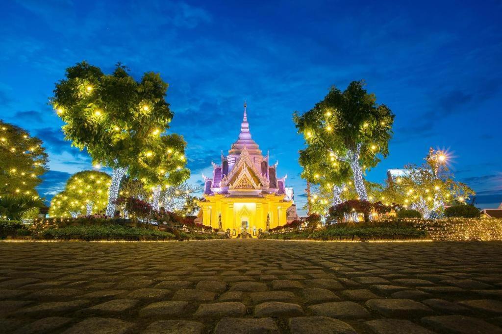 The Impress Khonkaen Hotel Хон Каен Экстерьер фото
