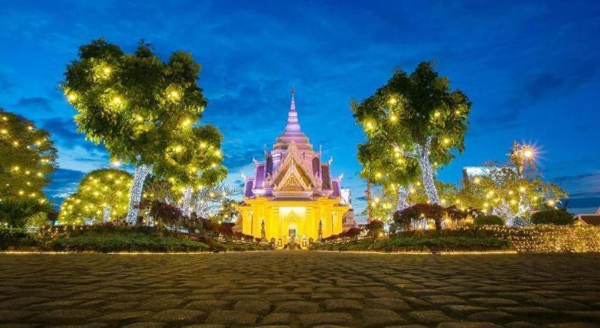 The Impress Khonkaen Hotel Хон Каен Экстерьер фото